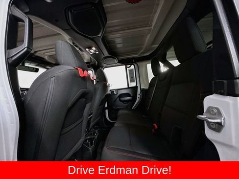 Used 2023 Jeep Wrangler Unlimited Rubicon AWD/4WD image 9