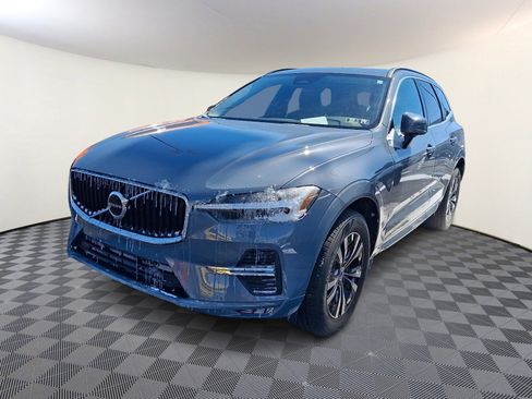 Used 2023 Volvo XC60 B5 Core image 3