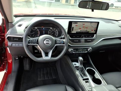 Certified 2025 Nissan Altima 2.5 SL AWD/4WD image 6