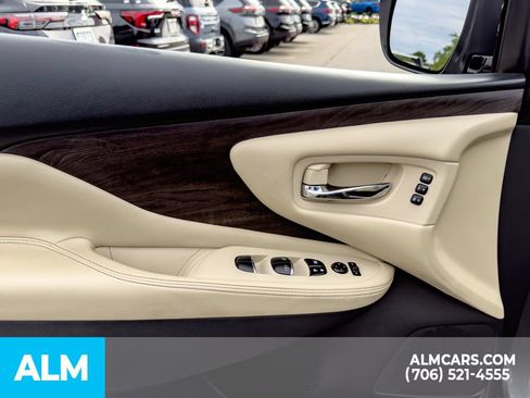 Used 2022 Nissan Murano Platinum w/ Cargo Package AWD/4WD image 11