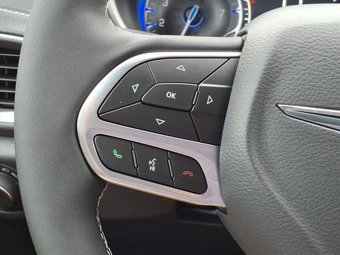 New 2026 Chrysler Pacifica Select image 30