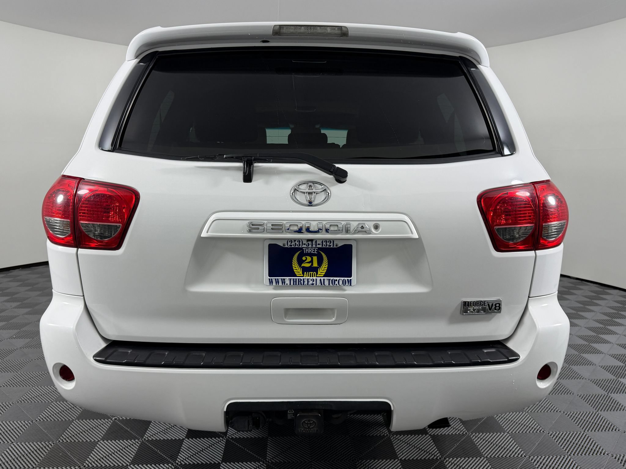 Used 2016 Toyota Sequoia SR5 AWD/4WD image 8