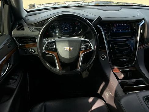 Used 2019 Cadillac Escalade ESV Premium Luxury AWD/4WD image 41