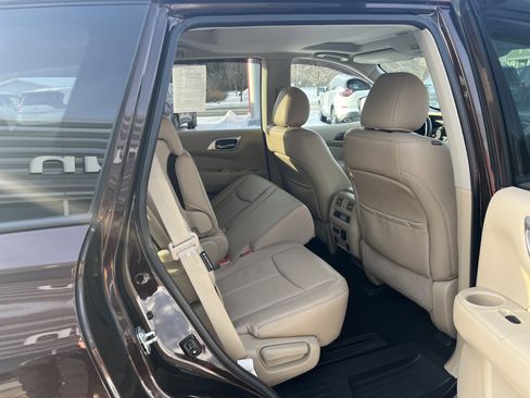 Used 2019 Nissan Pathfinder Platinum image 13