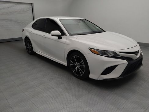 Used 2018 Toyota Camry SE FWD image 11