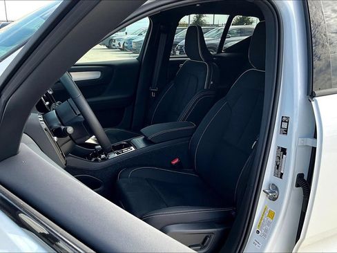 New 2026 Volvo XC40 B4 Plus w/ Protection Package Premier FWD image 15