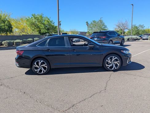 Used 2025 Volkswagen Jetta SEL image 6