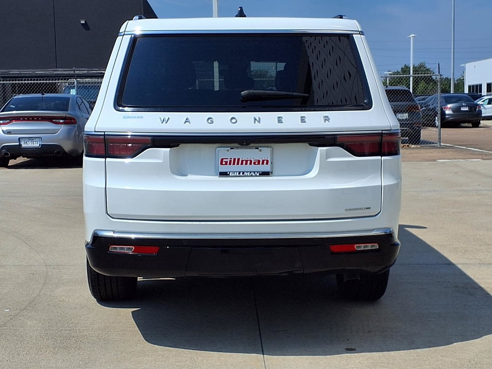 Used 2024 Jeep Wagoneer L Series II RWD image 25
