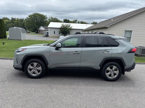 Used 2023 Toyota RAV4 XLE w/ Convenience Package AWD/4WD image 7