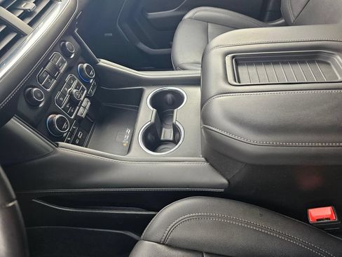 Used 2023 Chevrolet Suburban Z71 AWD/4WD image 31