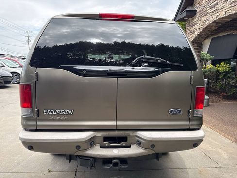 Used 2004 Ford Excursion Limited AWD/4WD image 4