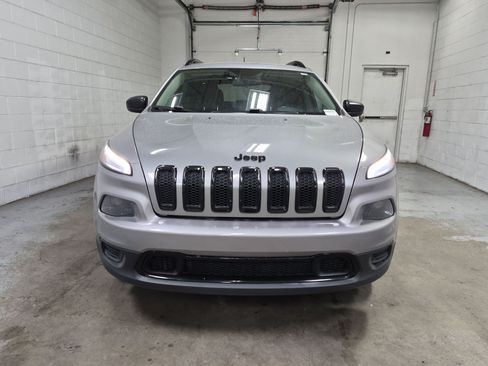 Used 2017 Jeep Cherokee Sport AWD/4WD image 12