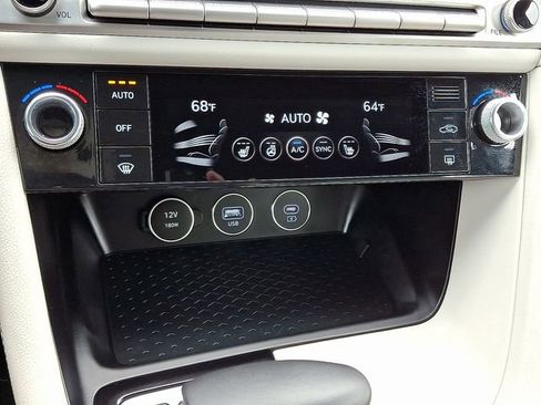 Used 2024 Genesis G70 2.5T AWD/4WD image 15