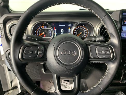 Used 2021 Jeep Gladiator Sport AWD/4WD image 19
