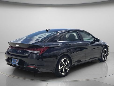 Used 2023 Hyundai Elantra Limited FWD image 6