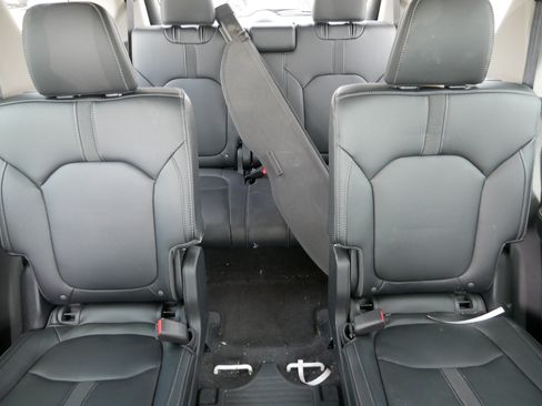 Used 2023 Honda Pilot EX-L image 13