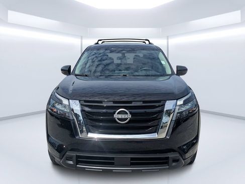 Used 2024 Nissan Pathfinder SV FWD image 8