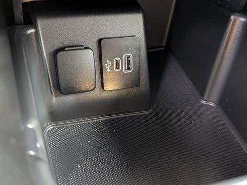 Used 2025 Ford Explorer ST image 28