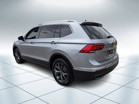 Used 2023 Volkswagen Tiguan SE FWD image 7