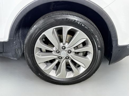 Used 2020 Buick Encore Preferred FWD image 32