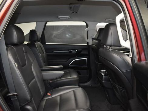 Used 2024 Kia Telluride S image 12