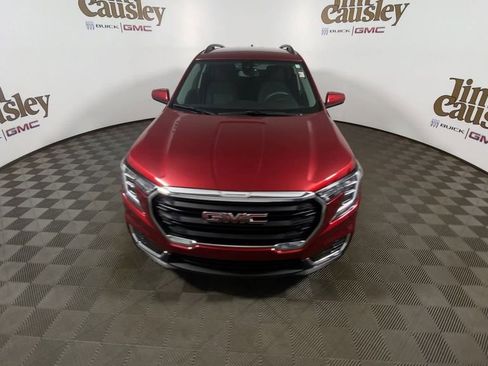 Certified 2024 GMC Terrain SLE w/ Driver Convenience Package AWD/4WD image 3