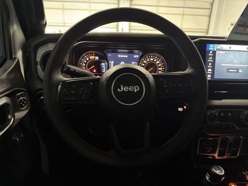 Used 2024 Jeep Wrangler Unlimited Sport AWD/4WD image 28