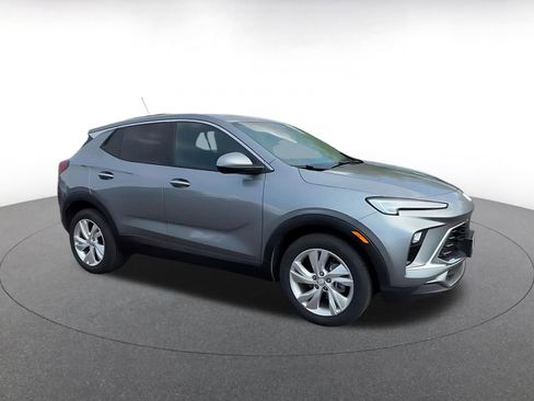 Used 2025 Buick Encore GX Preferred FWD image 2