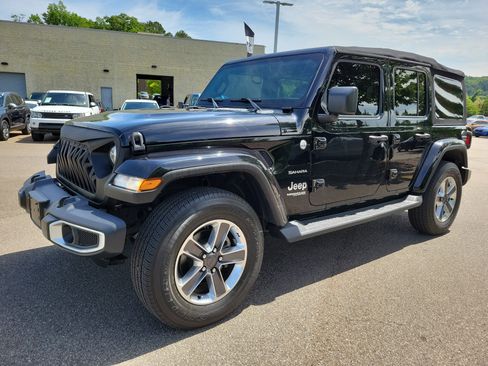 Used 2020 Jeep Wrangler Unlimited Sahara w/ Cold Weather Group AWD/4WD image 23