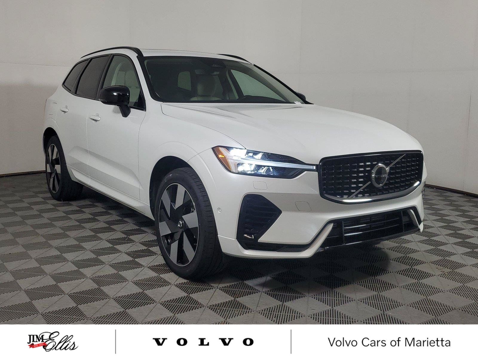Used 2024 Volvo XC60 T8 Plus w/ Protection Package Premier AWD/4WD image 1