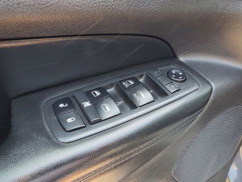 Used 2019 Jeep Grand Cherokee Limited w/ Trailer Tow Group IV AWD/4WD image 13