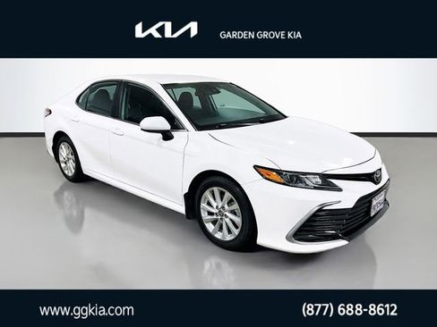 Used 2024 Toyota Camry LE image 1