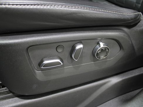 Certified 2023 Cadillac Escalade ESV V image 4