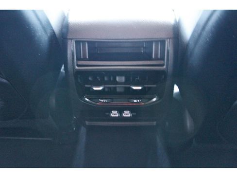 Used 2023 Jeep Grand Cherokee Laredo AWD/4WD image 15