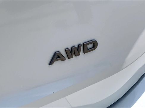 Used 2025 Nissan Rogue SV AWD/4WD image 10