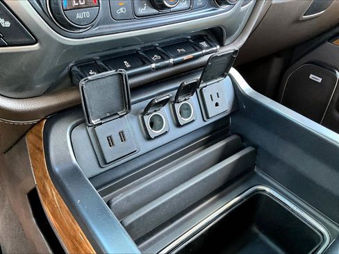 Used 2019 Chevrolet Silverado 2500 LTZ w/ Duramax Plus Package AWD/4WD image 17