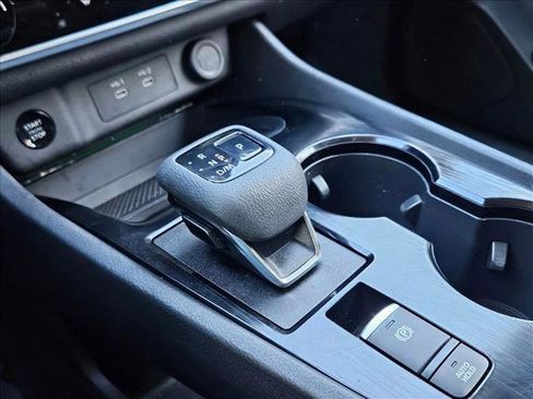 Used 2024 Nissan Rogue S image 12