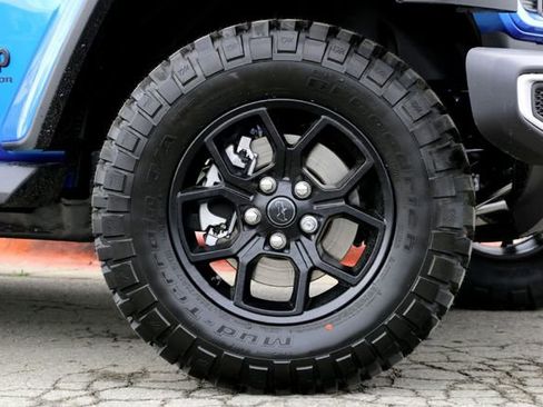 New 2026 Jeep Gladiator Sport AWD/4WD image 2