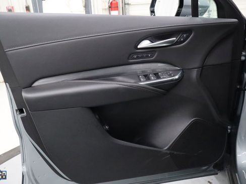 Used 2025 Cadillac XT4 Premium Luxury image 13