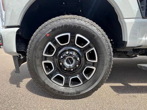 Used 2026 Ford F250 Platinum AWD/4WD image 17