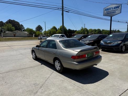 Used 2001 Toyota Camry LE FWD image 5