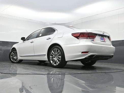 Used 2016 Lexus LS 460 460 w/ Comfort Package image 31