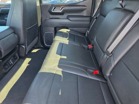 Used 2025 GMC Sierra 1500 SLT RWD image 15