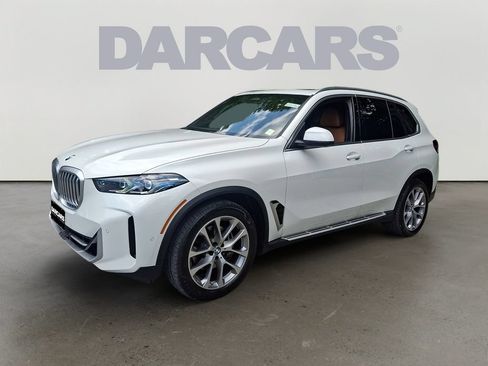 Used 2025 BMW X5 xDrive40i AWD/4WD image 3