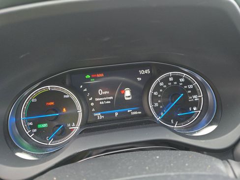 Used 2024 Toyota Venza LE image 8