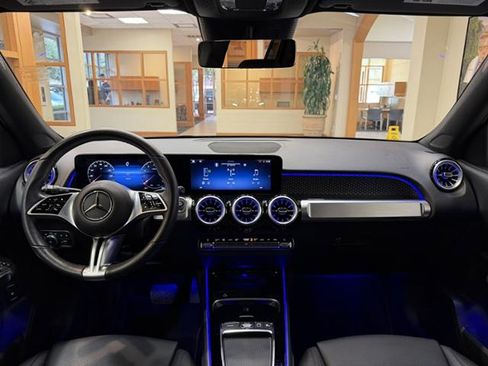 Used 2025 Mercedes-Benz GLB 250 image 11