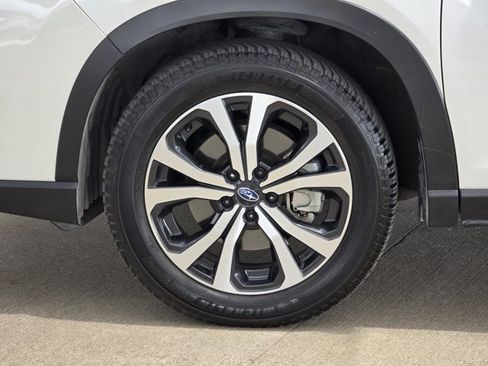 Used 2019 Subaru Forester Limited w/ Popular Package #3 image 9