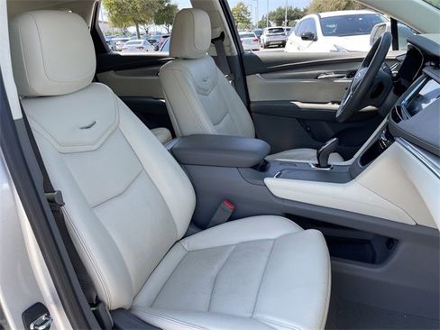 Used 2018 Cadillac XT5 Luxury w/ Driver Awareness Package image 26
