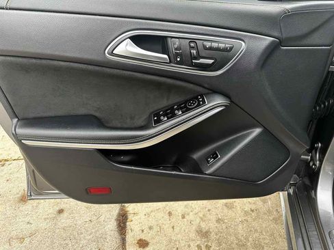 Used 2014 Mercedes-Benz CLA 250 4MATIC w/ Edition 1 Package image 9