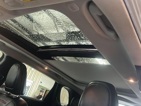 Used 2022 Jeep Cherokee Trailhawk w/ Sun, Sound & Nav Group AWD/4WD image 25